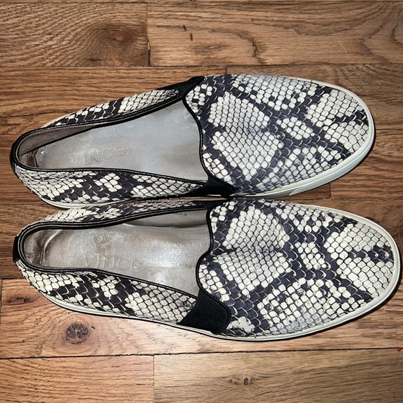 VINCE Snake Embossed Blair Slip On Sneakers Size 7.5 - Picture 3 of 7
